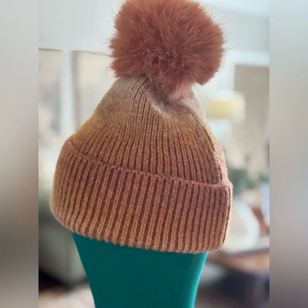 Norla Anthropologie Wool Alpaca Beanie. Women’s OS Ombré. SO SOFT! EUC
